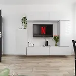 Large Apartment In Wola Near The Center